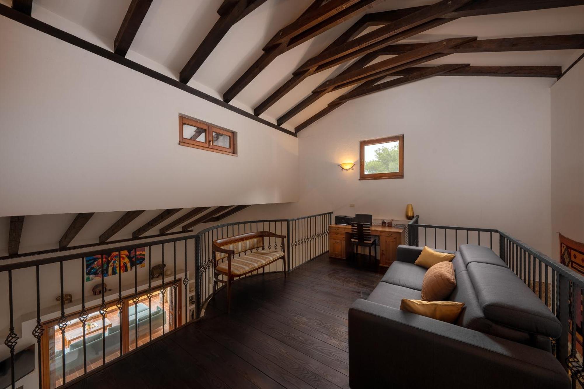 Barotul Villa *